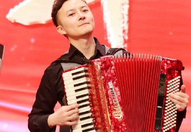 杨东方 毕业于西安音乐学院